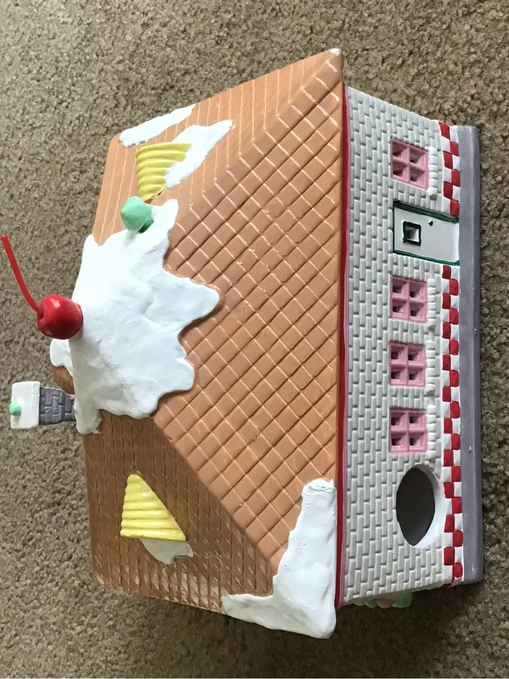 Department 56 Snow Village 56 Flavors Ice Cream Parlor Original Box w/ Light